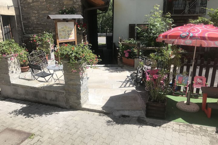 Terrace/Patio 3 of 5