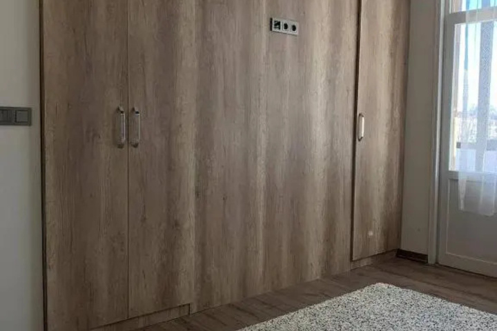 Room 6 of 11