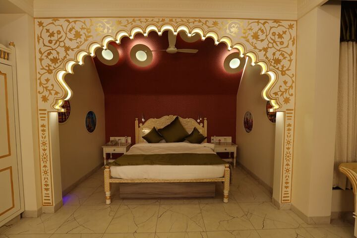Room 10 of 81