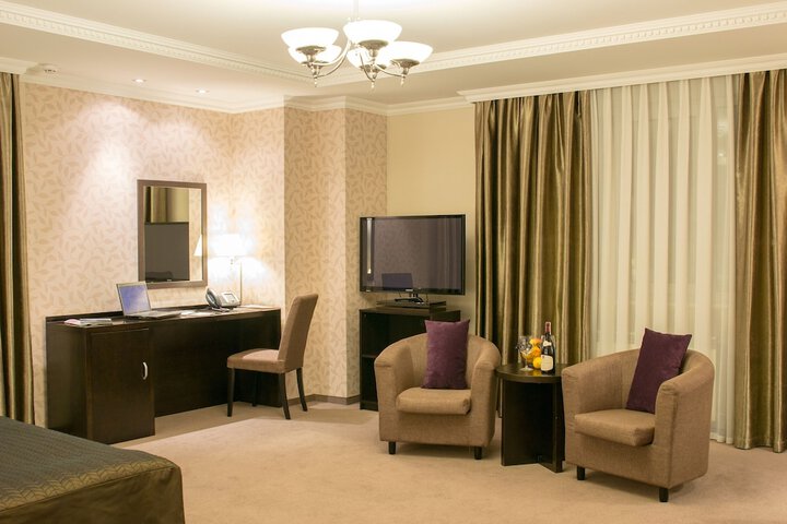 Room 50 of 86