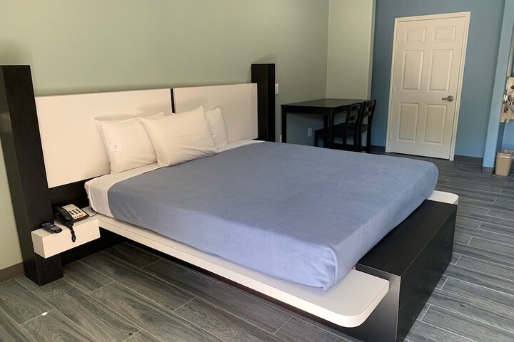 Room 10 of 35