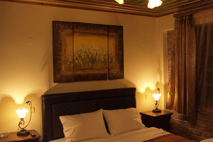 Room 11 of 31