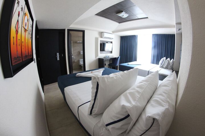 Room 13 of 26