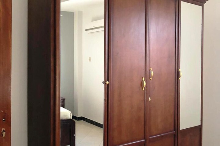 Room 5 of 80