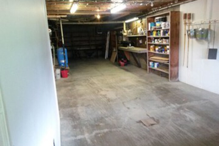 Room 10 of 14