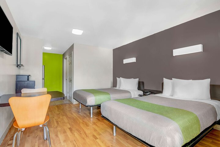 2 Double Beds (2 of 5)