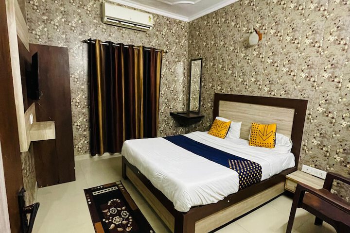 Room 4 of 6