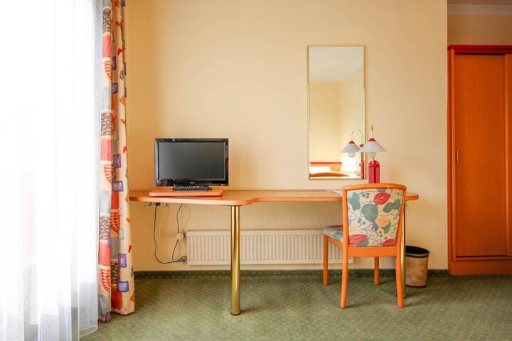 Room 15 of 64