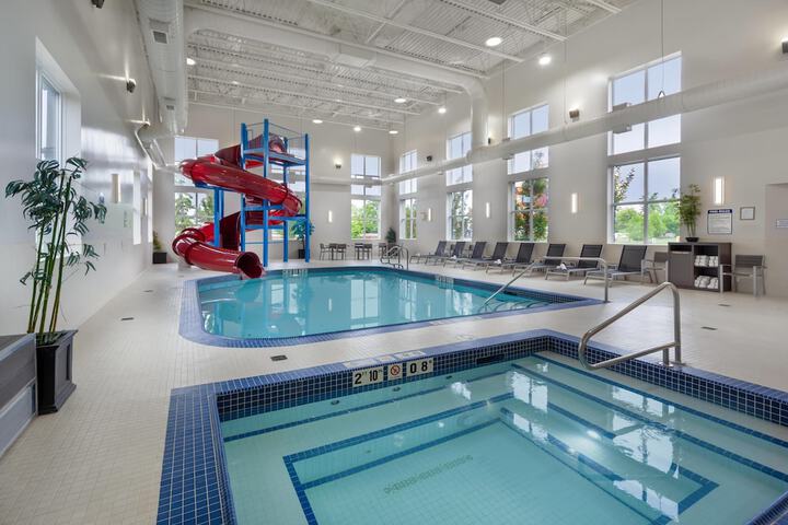 Hotel Pool