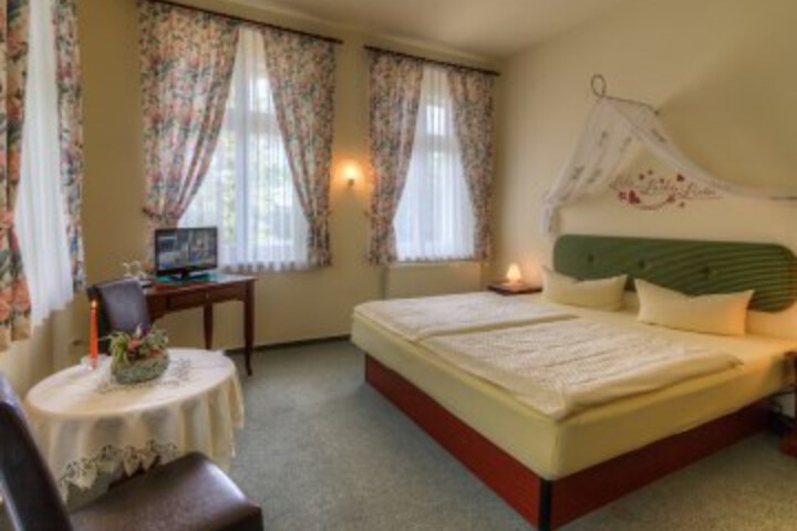 Room 2 of 24