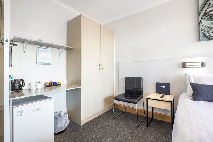 Room 11 of 39