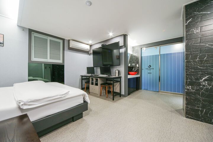 Room 55 of 70