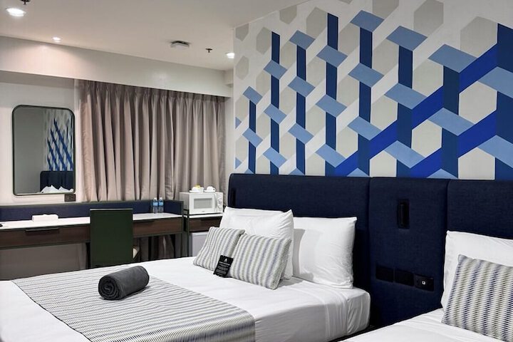 Room 6 of 11