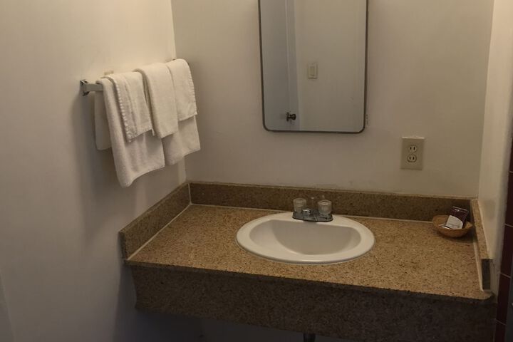Room 9 of 23