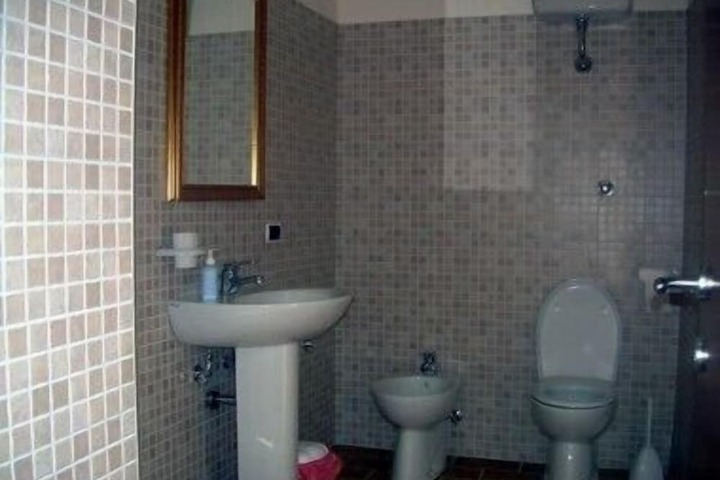 Room 20 of 38