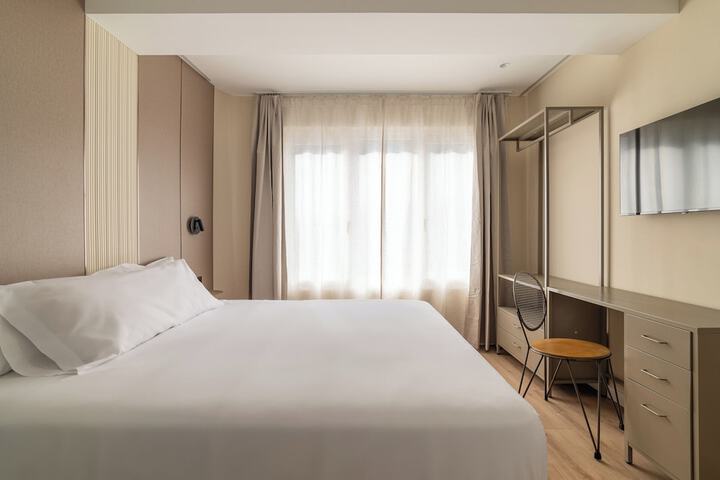 Room 2 of 23