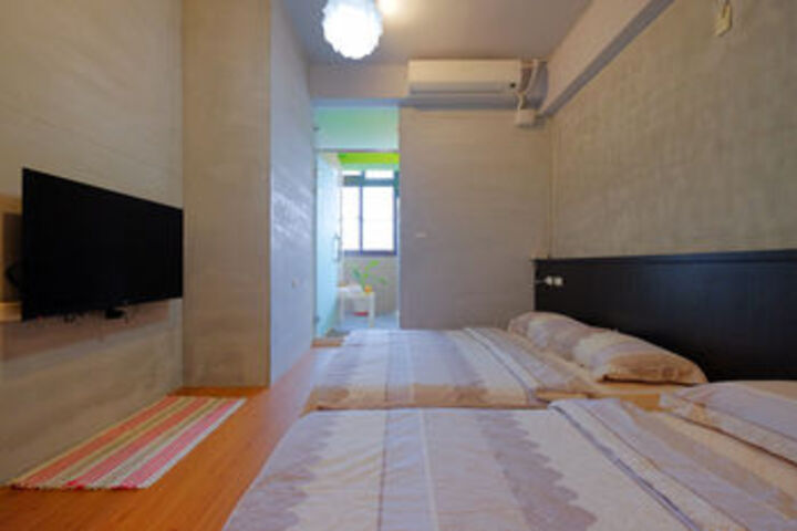 Room 15 of 22