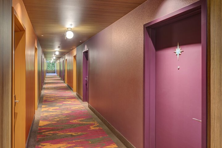 Ballroom/Hall 75 of 98