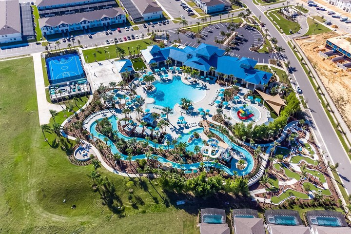 NEW Stunning Home W private Pool Near Disney