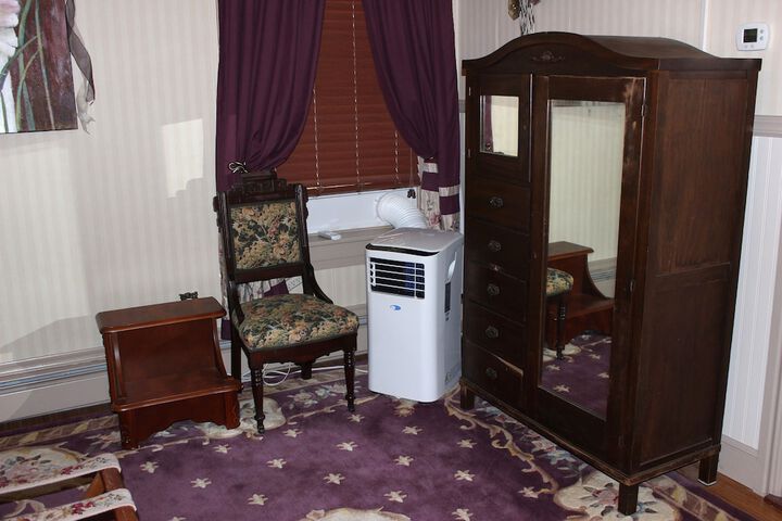 Room 28 of 69