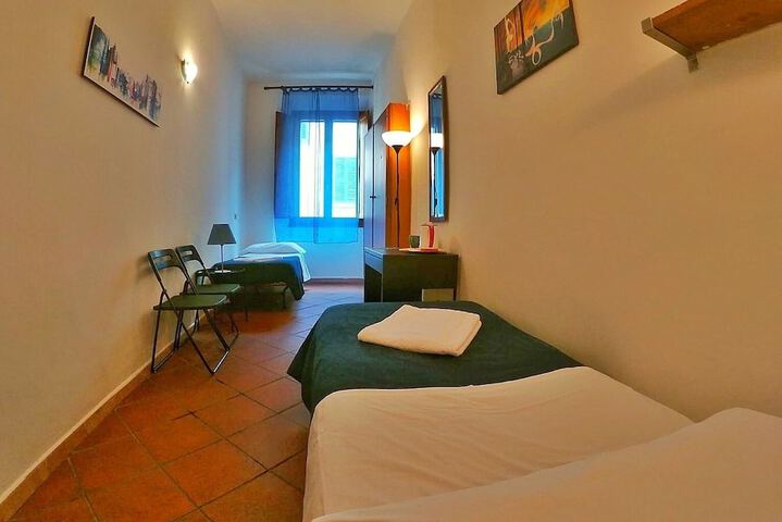 Room 3 of 27