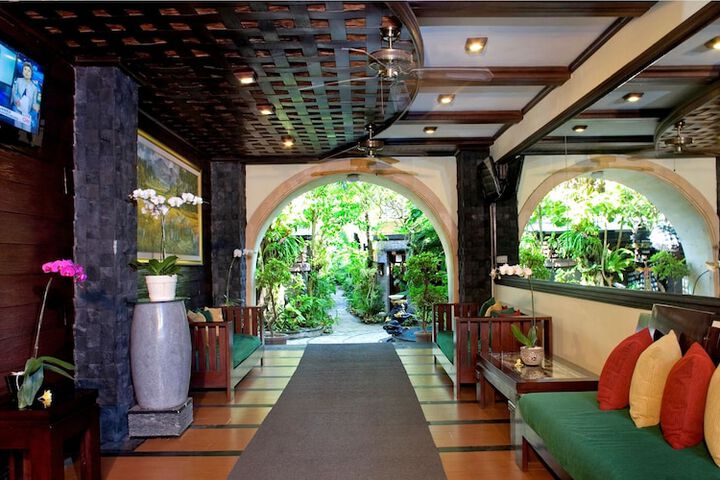 Hotel 2 of 107