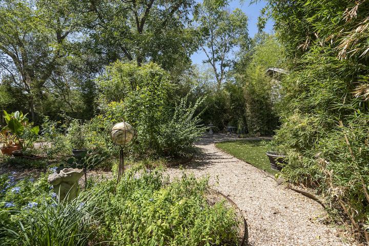 Hotel Exterior 74 of 82