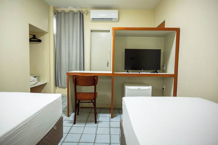 Room 7 of 27