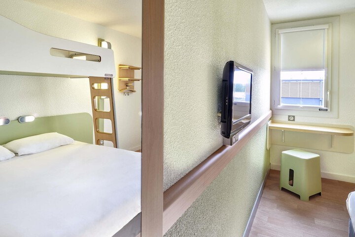 Room 7 of 42