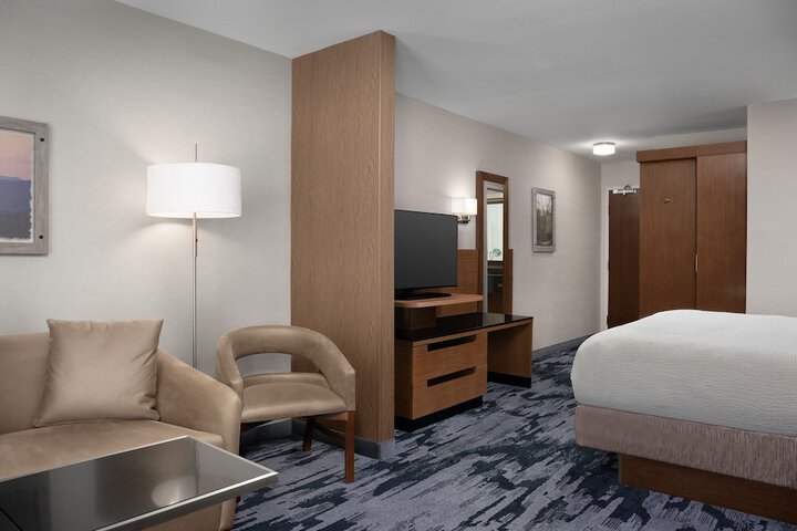 Room 20 of 33