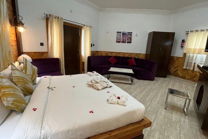 Room 8 of 61