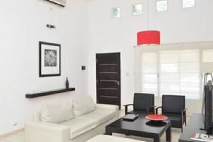 Room 8 of 10