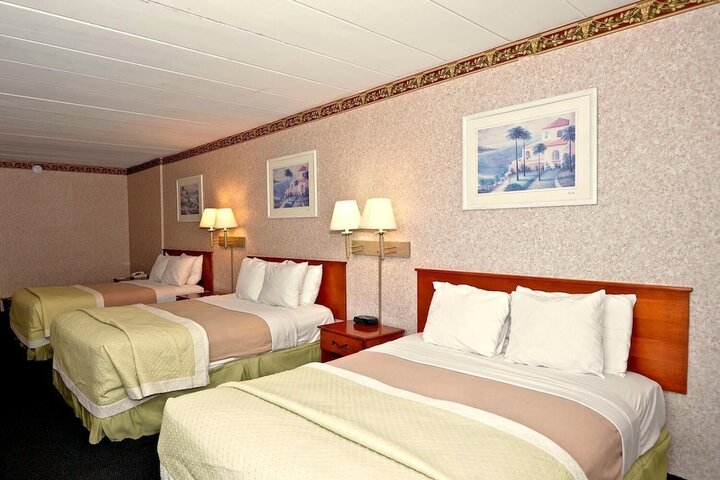 2 Double Beds (9 of 15)
