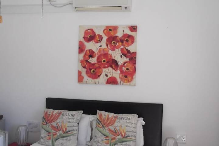 Room 33 of 81