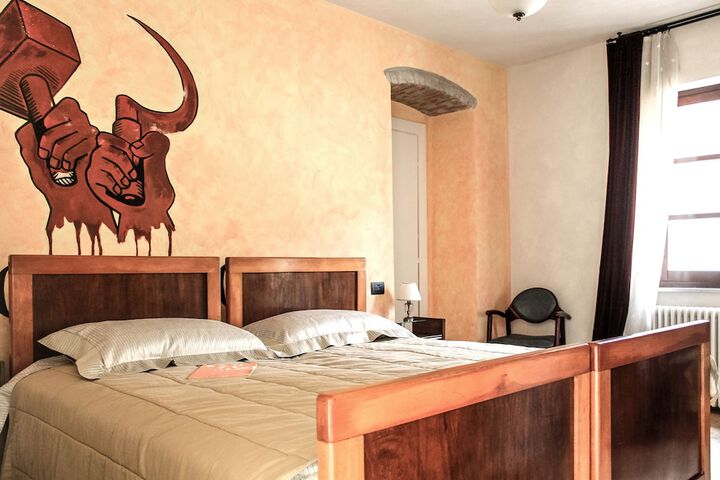 Room 12 of 48