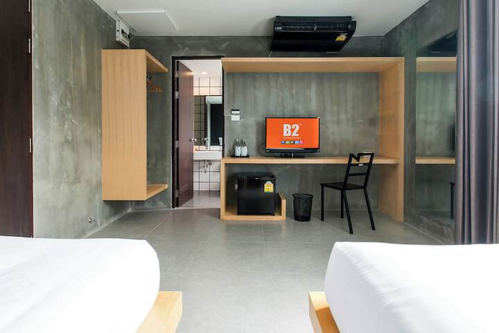 Room 10 of 26