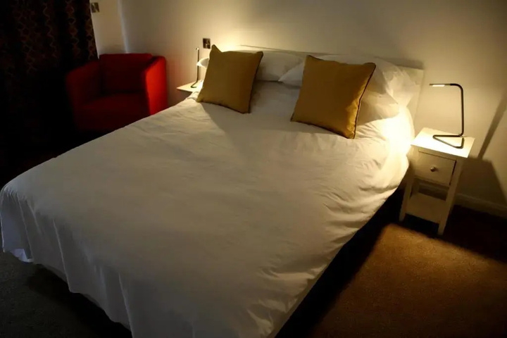 Room 3 of 9