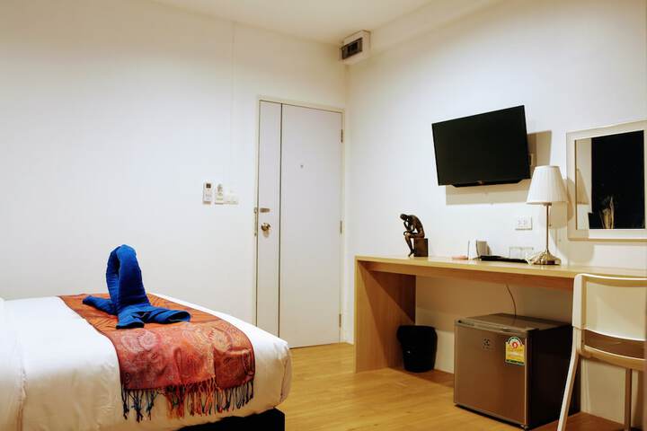 Room 17 of 27
