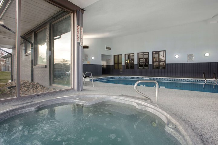 Pool 30 of 38