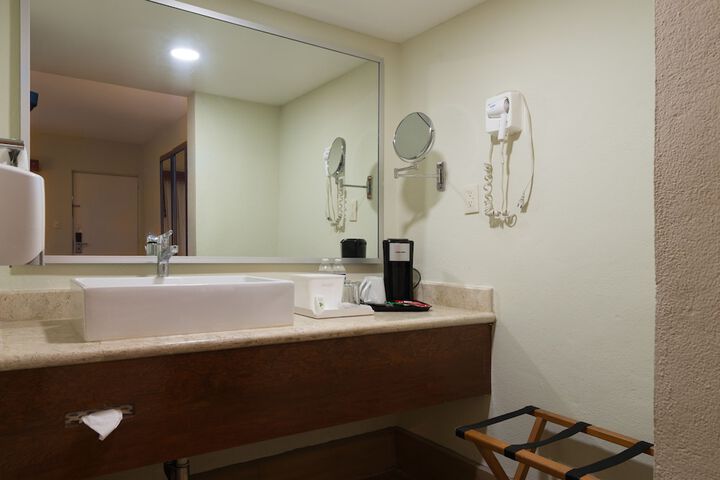 Room 19 of 46
