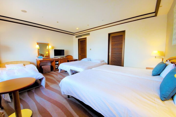 Room 26 of 61