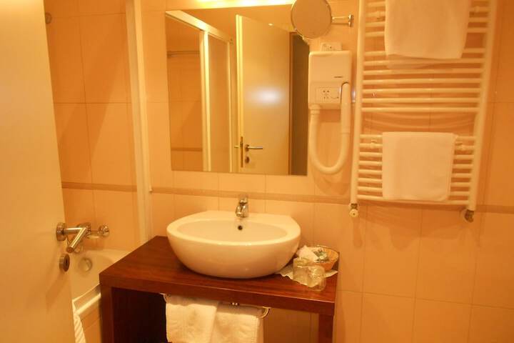Room 18 of 38