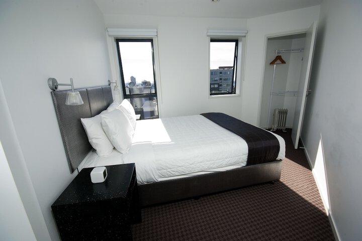 Room 6 of 31