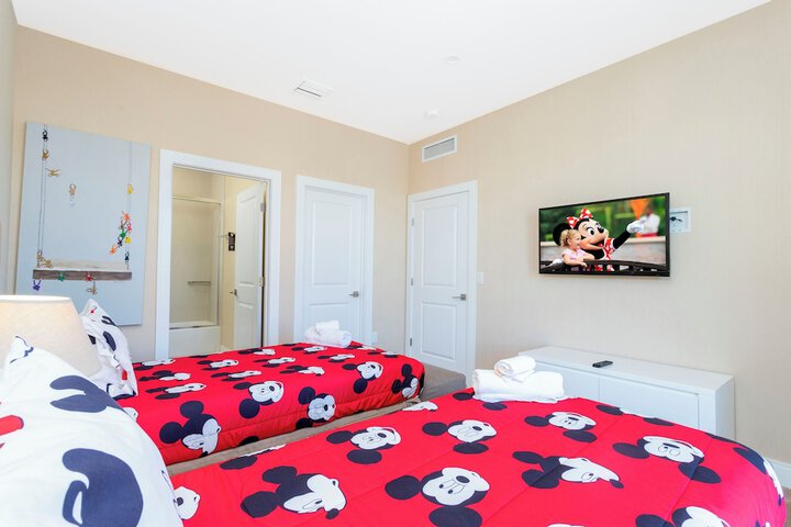 Room 25 of 63