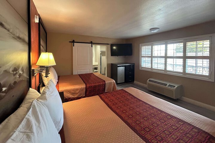 Room 13 of 21