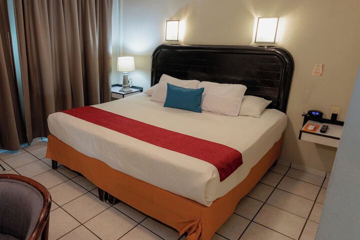 Room 46 of 79