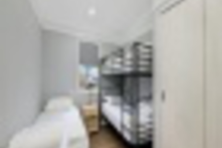 Room 327 of 792