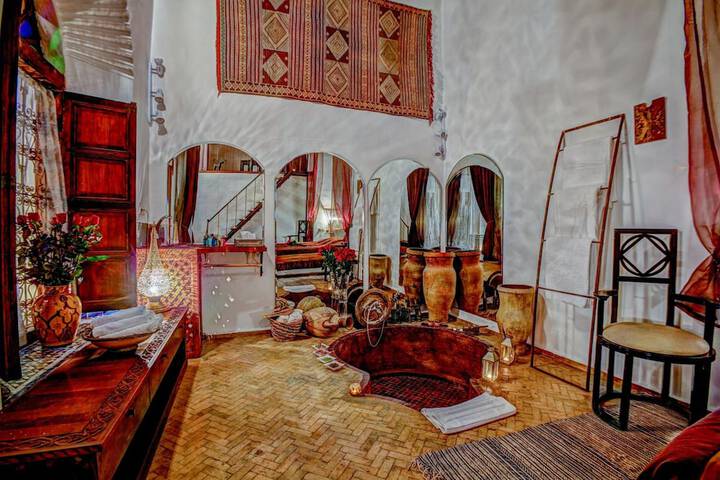 Room 25 of 42