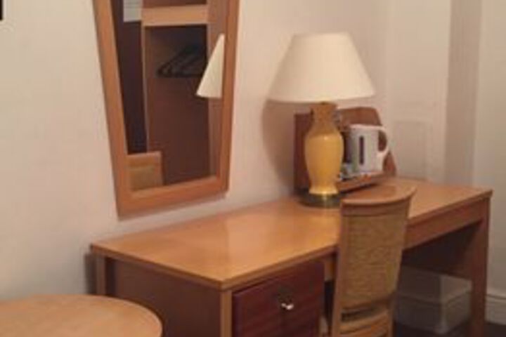 Room 28 of 37