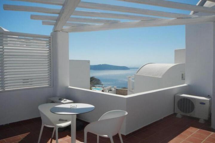ROCABELLA DELUXE SUITES and SPA